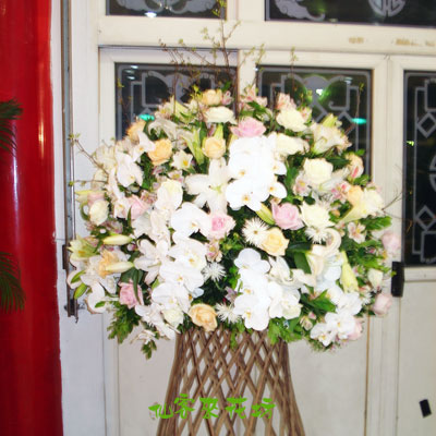【S-097】喪禮弔唁花籃、致喪高架花籃/藝術高架花籃-德望永欽(1對)